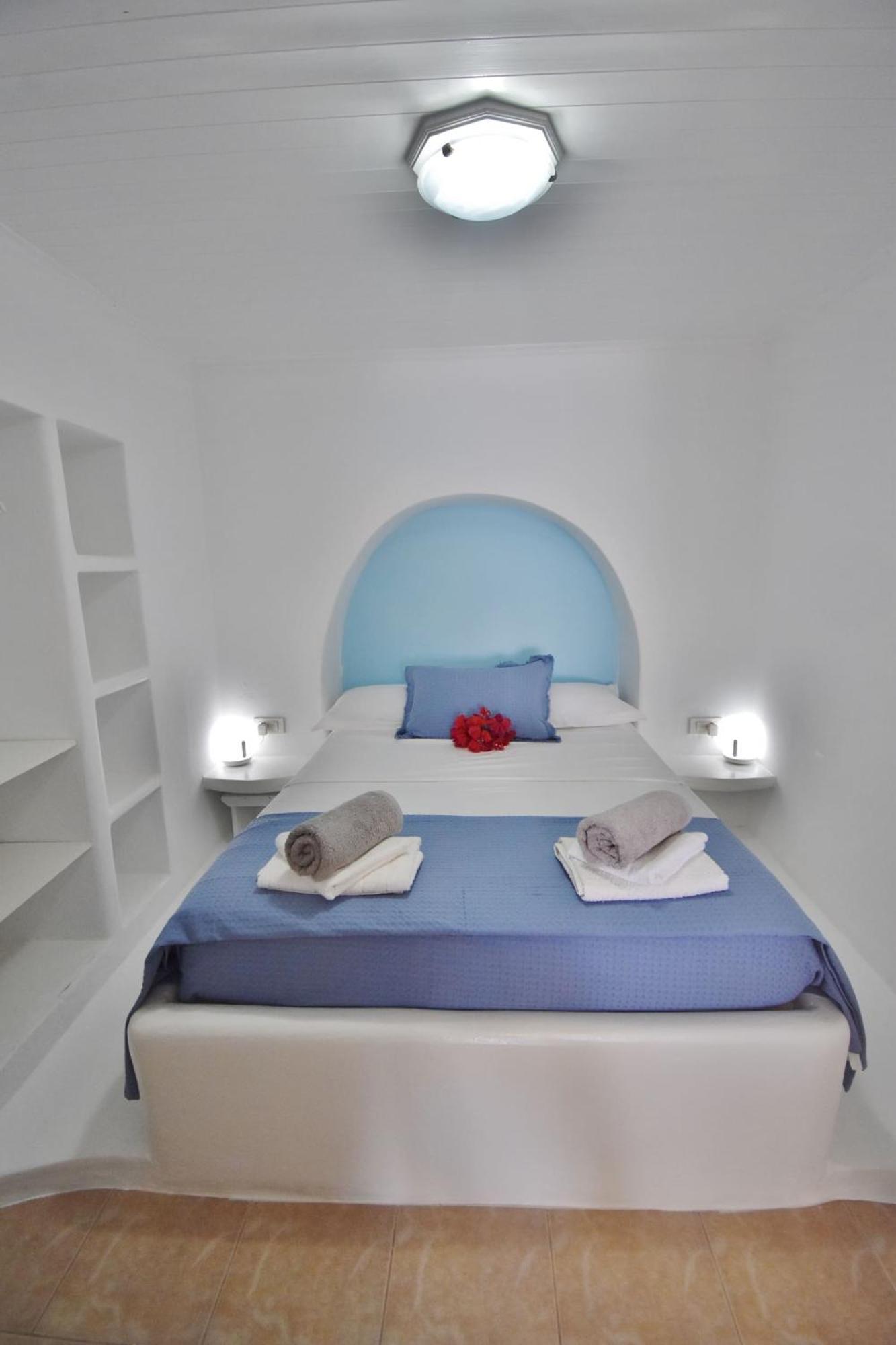 Blue Mare Apartments On The Beach Firopotamos Номер фото
