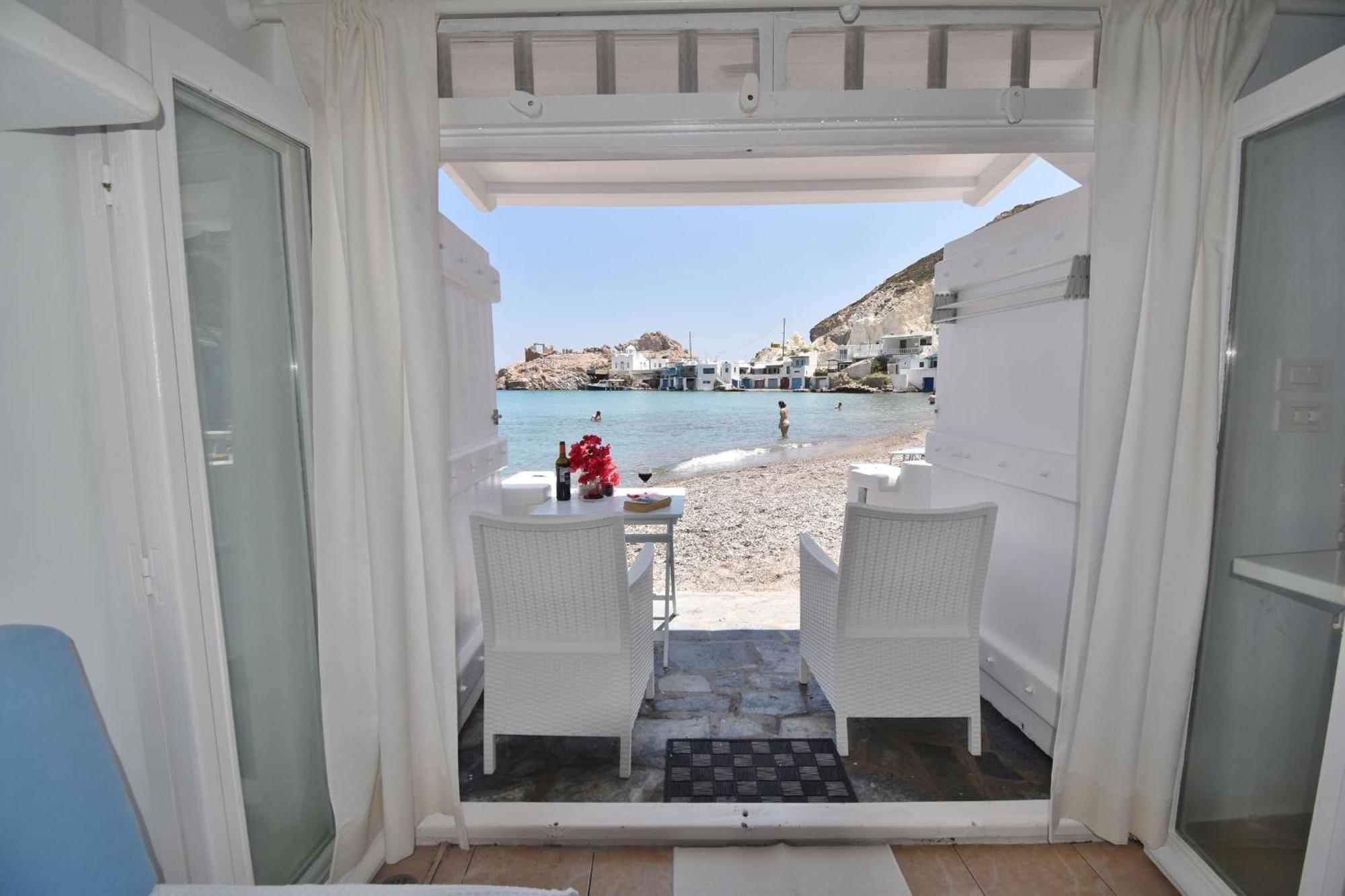 Blue Mare Apartments On The Beach Firopotamos Номер фото