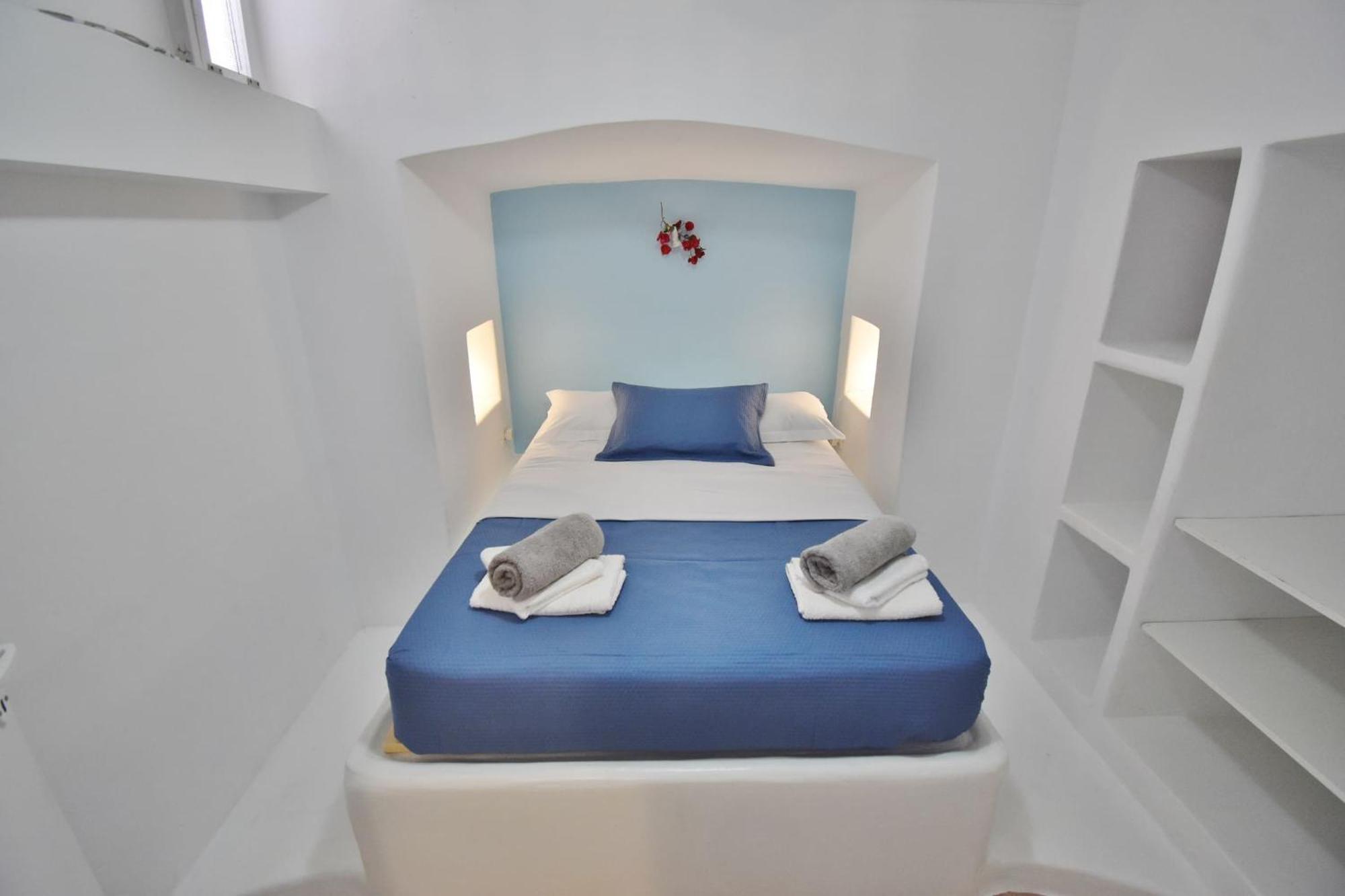 Blue Mare Apartments On The Beach Firopotamos Номер фото