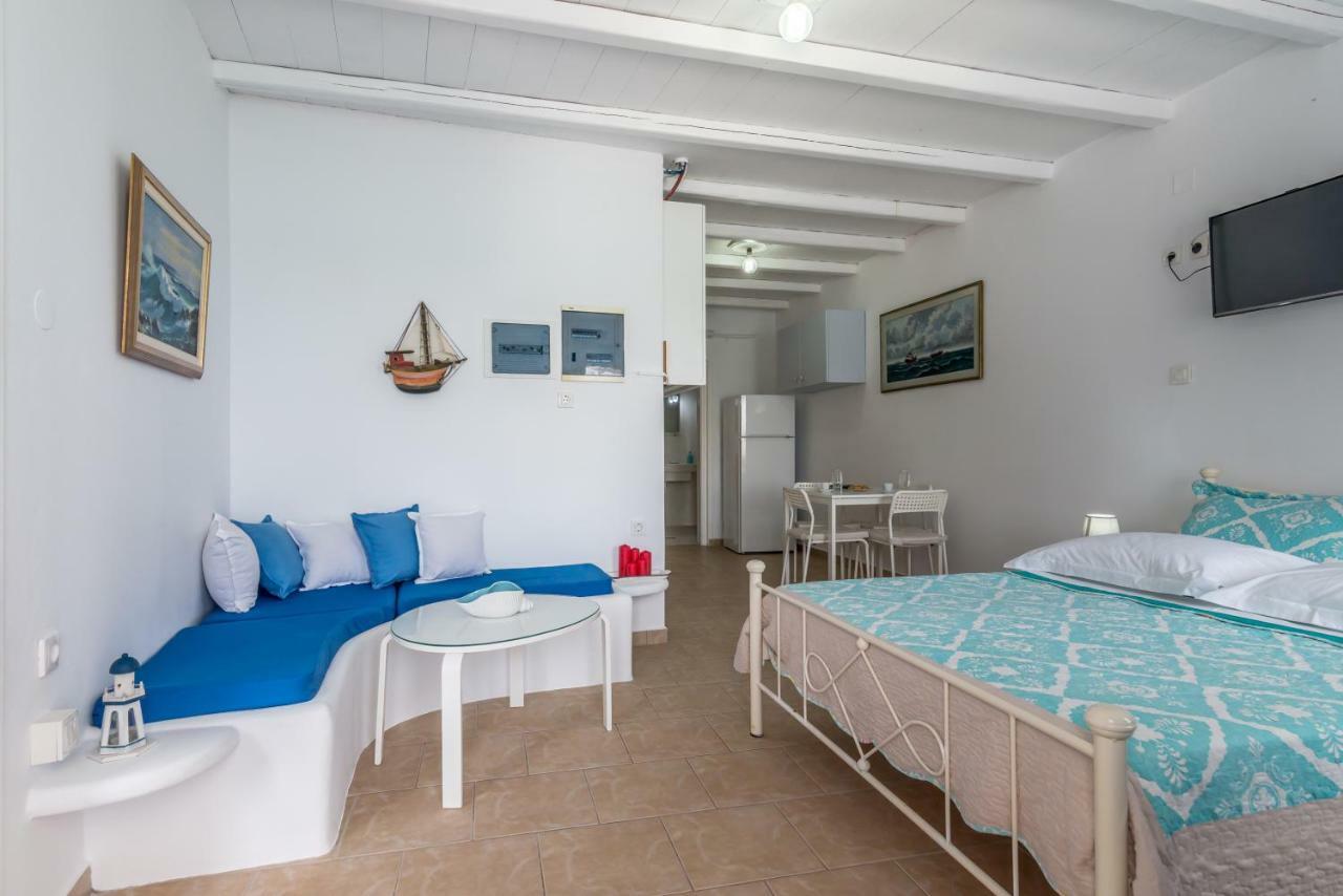 Blue Mare Apartments On The Beach Firopotamos Экстерьер фото